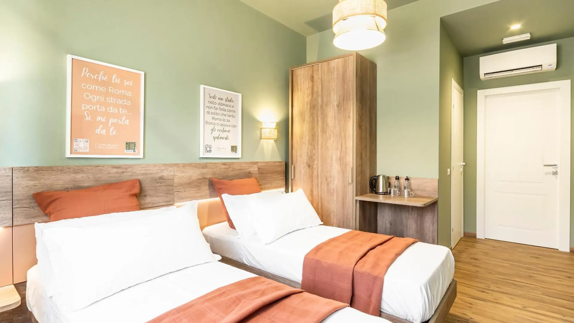 רומא Notte Ai Colli - Rooms & Kitchen בית הארחה