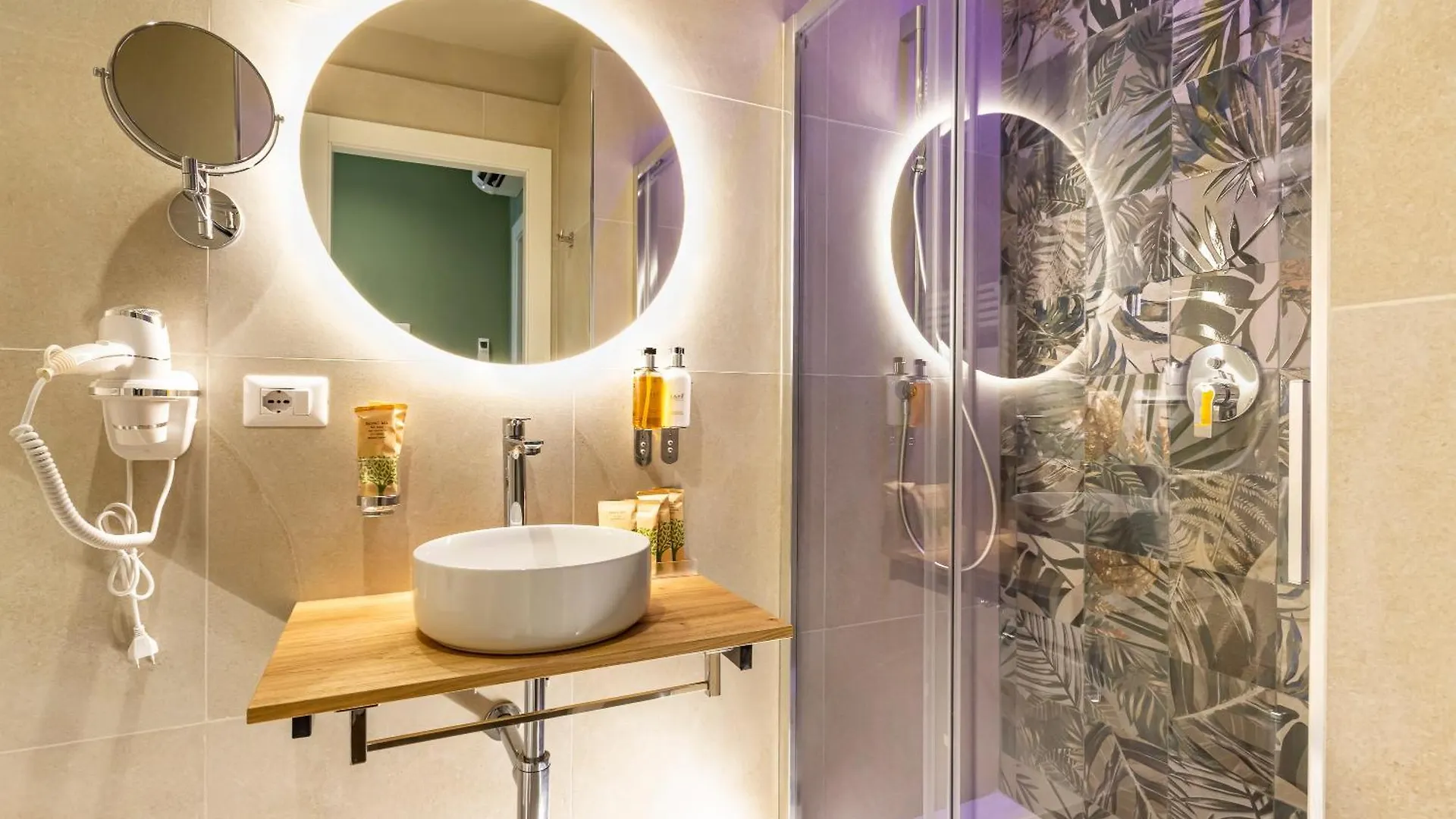 בית הארחה רומא Notte Ai Colli - Rooms & Kitchen